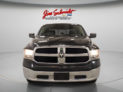 Used 2018 RAM 1500 Classic SLT AWD/4WD image 3
