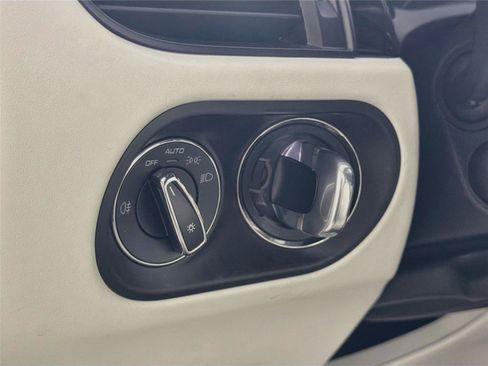 Certified 2023 Porsche Macan S w/ Premium Package Plus AWD/4WD image 33