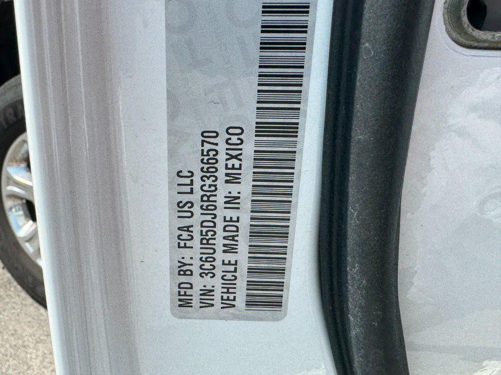 Used 2024 RAM 2500 Big Horn AWD/4WD image 25