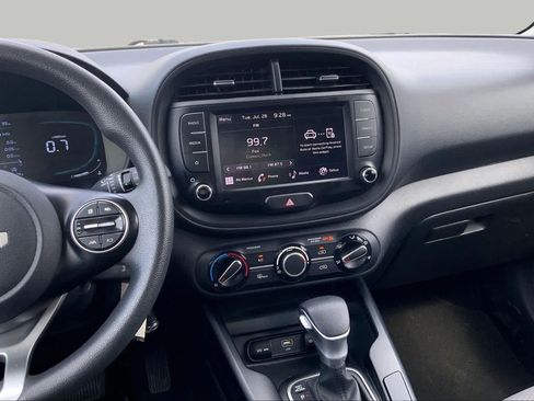 Used 2024 Kia Soul LX w/ Option Group 015 FWD image 7