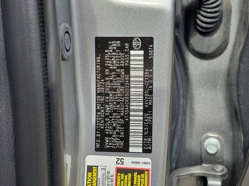 Used 2025 Toyota Camry SE image 33