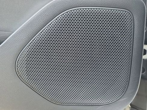 Used 2021 Nissan Rogue SV image 38