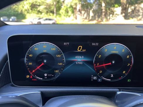 Used 2020 Mercedes-Benz GLB 250 4MATIC image 12