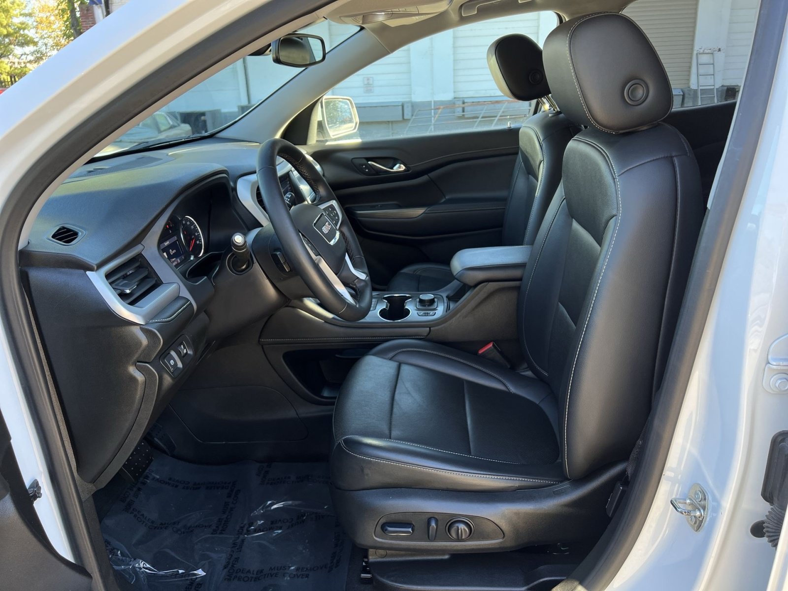 Used 2023 GMC Acadia SLT AWD/4WD image 18