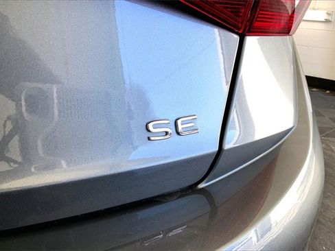 Used 2025 Volkswagen Jetta SE image 8