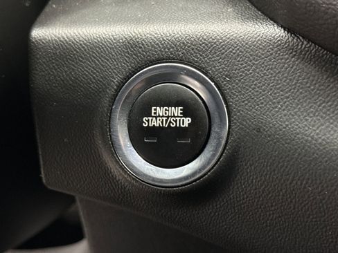 Used 2022 GMC Terrain SLE image 23