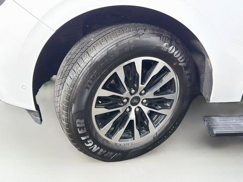 Used 2025 Ford Expedition Max Platinum AWD/4WD image 38
