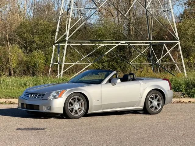 Used 2007 Cadillac XLR RWD image 13