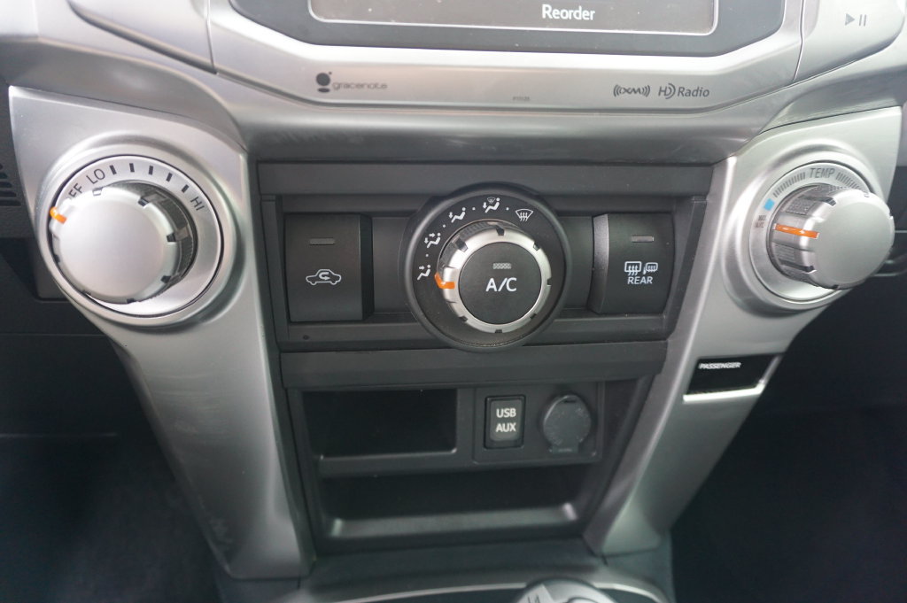 Used 2018 Toyota 4Runner SR5 AWD/4WD image 11