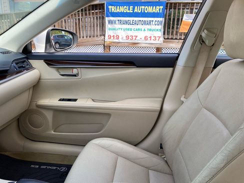 Used 2014 Lexus ES 350 w/ Luxury Package FWD image 12