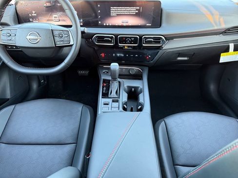 New 2026 Nissan Sentra SR w/ SR Premium Package FWD image 10