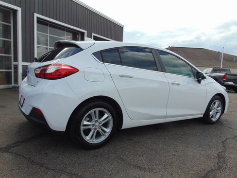Used 2017 Chevrolet Cruze LT image 9