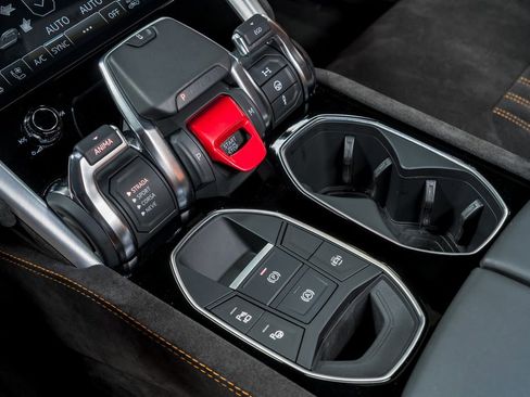 Used 2023 Lamborghini Urus S image 30