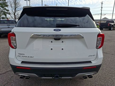 Certified 2023 Ford Explorer Platinum w/ Technology Package image 9