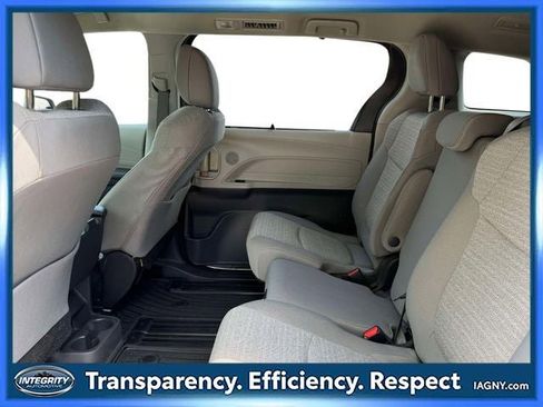 Used 2022 Toyota Sienna LE FWD image 19