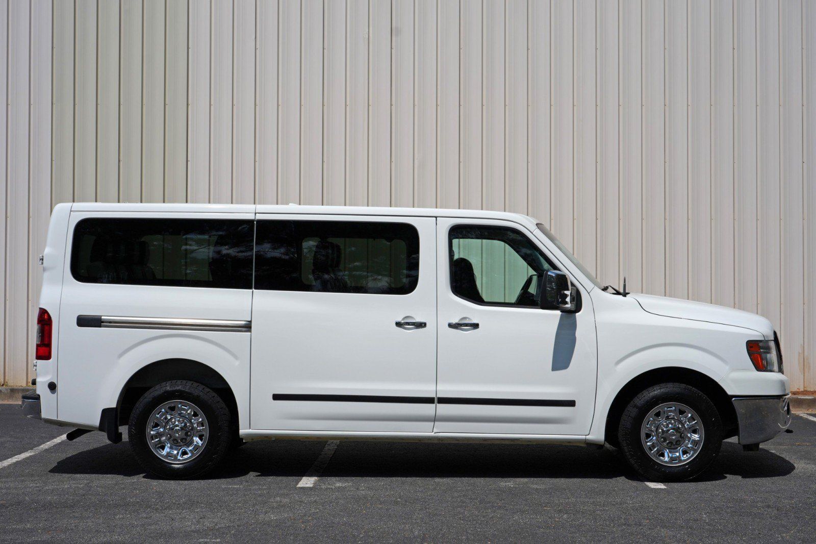 Used 2018 Nissan NV 3500 SL RWD image 44