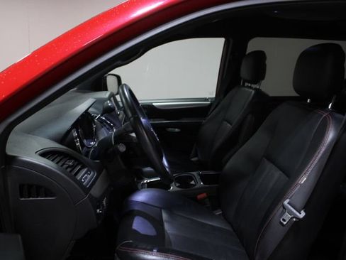 Used 2016 Dodge Grand Caravan R/T FWD image 18