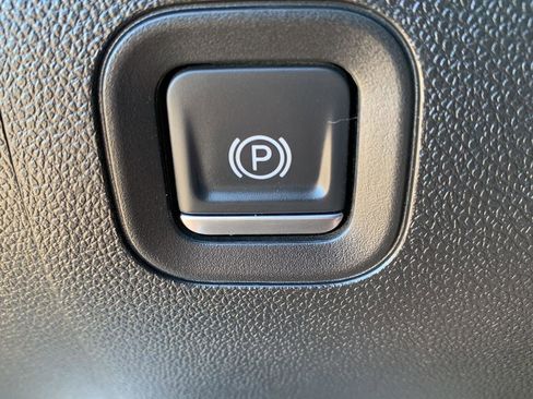 Used 2022 Chevrolet Silverado 1500 W/T w/ Trailering Package image 12