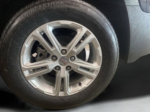 Used 2021 GMC Terrain SLE w/ Driver Convenience Package image 9