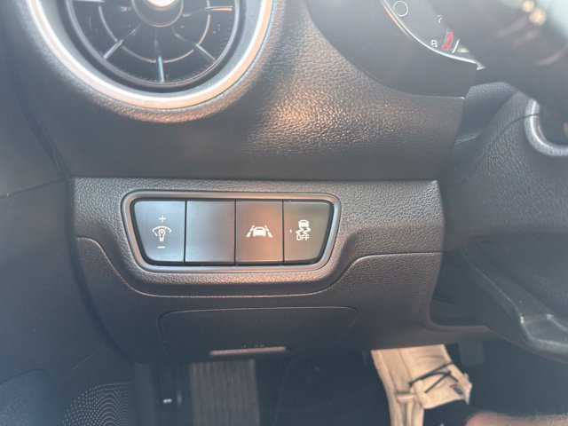 Used 2020 Kia Forte LXS FWD image 23