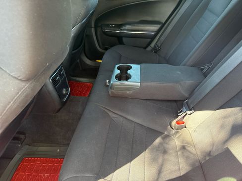 Used 2014 Dodge Charger SXT image 6