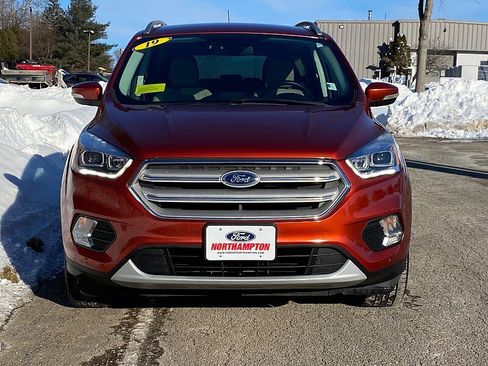 Used 2019 Ford Escape Titanium image 2