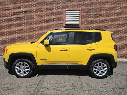 Used 2015 Jeep Renegade Latitude w/ Popular Equipment Group AWD/4WD image 4