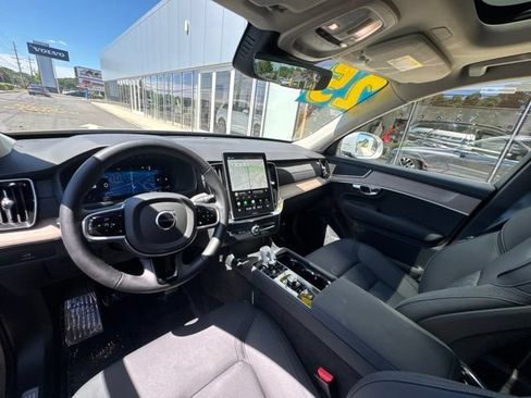 Certified 2025 Volvo XC90 B6 Plus AWD/4WD image 21