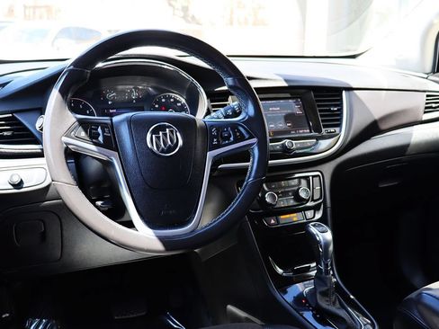 Used 2022 Buick Encore Preferred AWD/4WD image 35