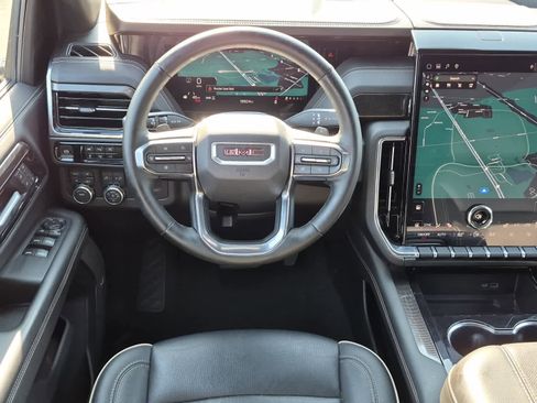 Used 2025 GMC Yukon XL Elevation image 12