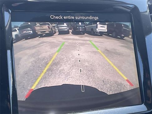 Used 2019 Jeep Cherokee Limited image 18