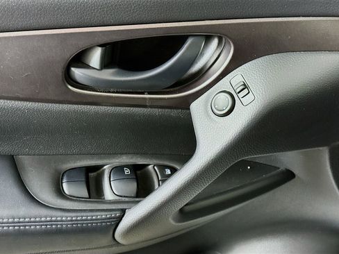 Certified 2020 Nissan Rogue Sport S image 22