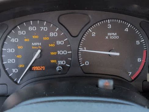Used 2002 Saturn S-Series SL1 w/ SL1 Option Pkg 1 FWD image 27