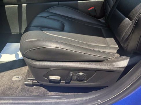 Used 2025 Hyundai Elantra Limited FWD image 22