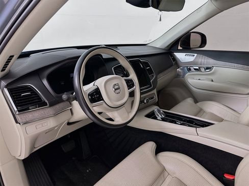 Used 2023 Volvo XC90 T8 Ultimate image 10