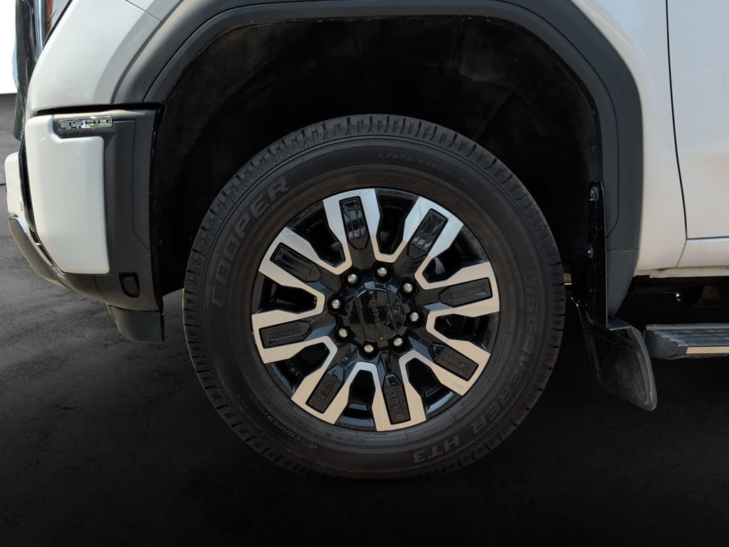 Used 2024 GMC Sierra 3500 Denali Ultimate AWD/4WD image 9