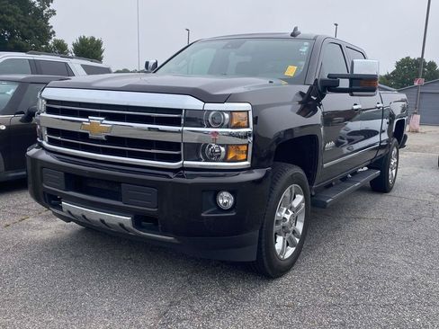 Used 2018 Chevrolet Silverado 2500 High Country AWD/4WD image 3