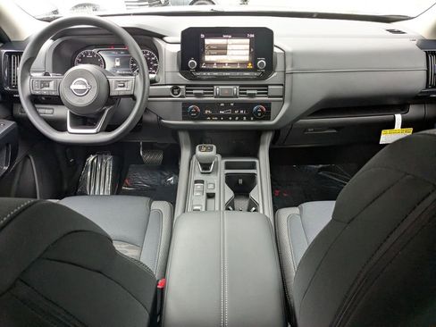 New 2025 Nissan Pathfinder S image 23