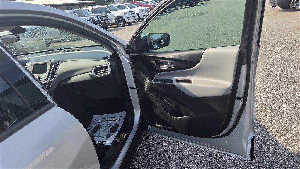 Used 2019 Chevrolet Equinox LS FWD image 16