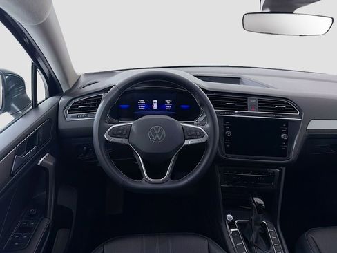 Used 2023 Volkswagen Tiguan SE FWD image 21