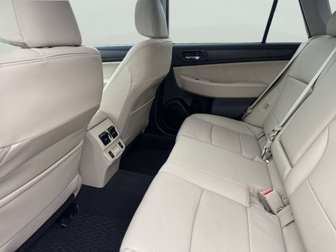 Used 2018 Subaru Outback 2.5i Limited image 12