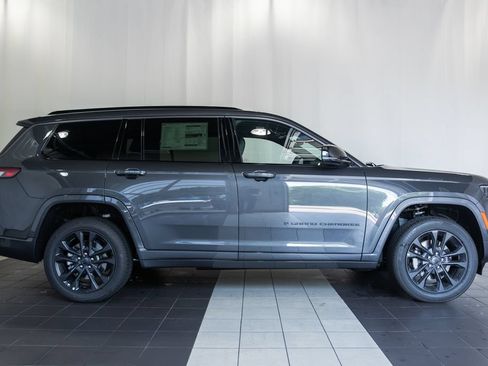 New 2026 Jeep Grand Cherokee L Limited AWD/4WD image 3