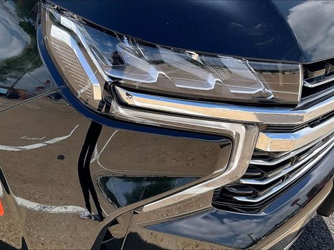 Used 2023 Chevrolet Suburban LT w/ Luxury Package image 30