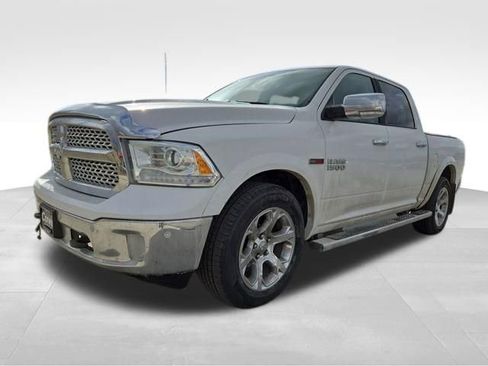 Used 2014 RAM 1500 Laramie w/ Convenience Group image 5