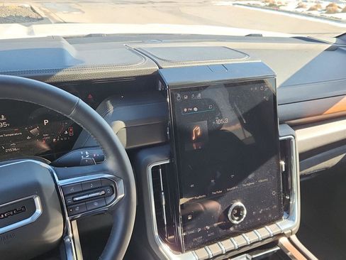 Used 2025 GMC Yukon Denali image 22