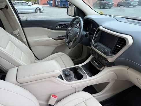 Used 2021 GMC Acadia Denali w/ Denali Ultimate Package AWD/4WD image 25