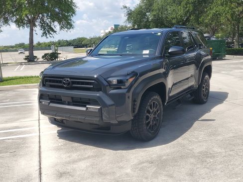 Used 2026 Toyota 4Runner SR5 AWD/4WD image 7