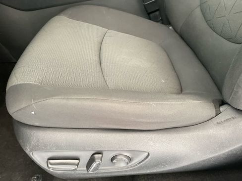 Certified 2022 Toyota RAV4 XLE w/ Convenience Package AWD/4WD image 12