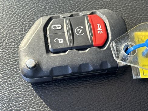 Used 2023 Jeep Wrangler Sahara image 35