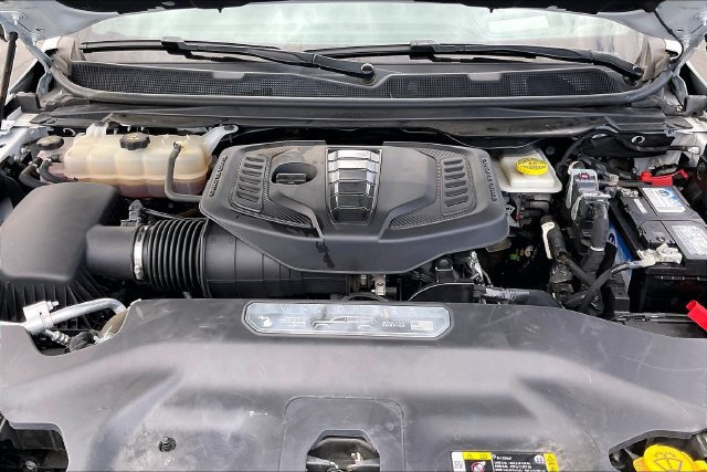 Certified 2024 Jeep Wagoneer Series III AWD/4WD image 9